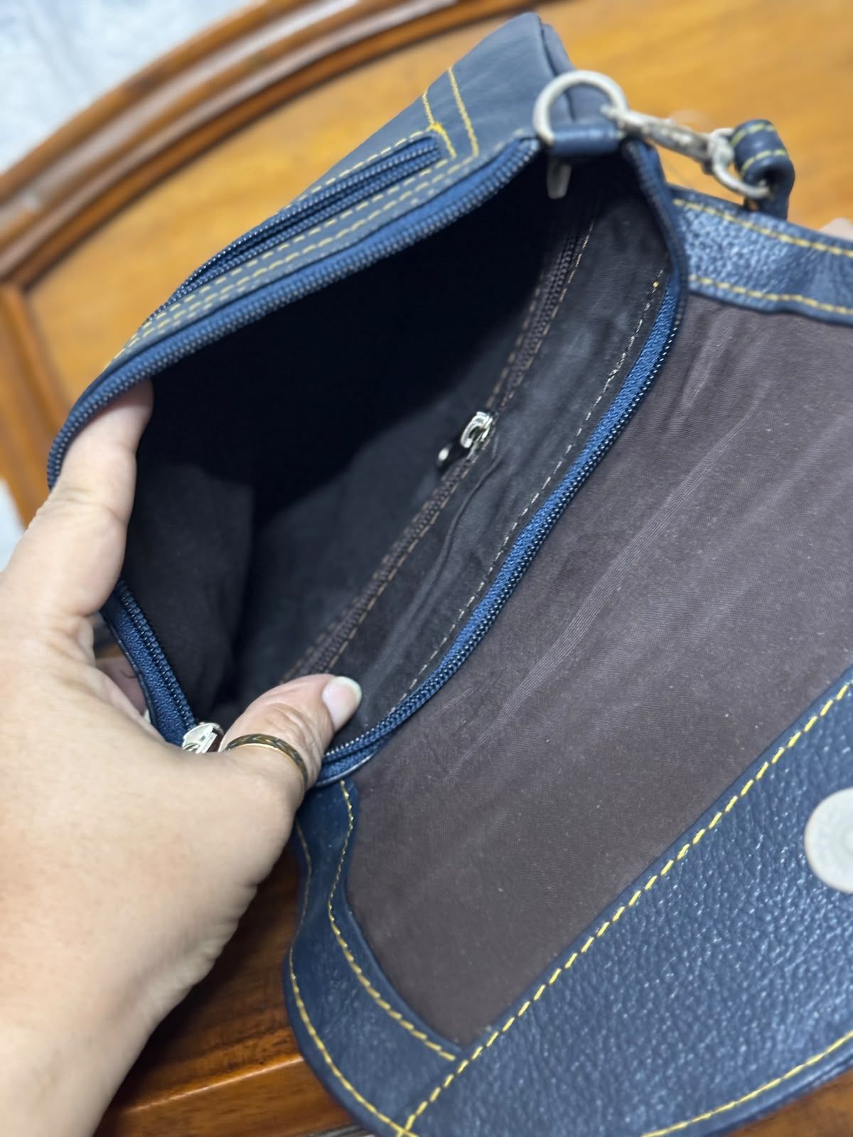 Sreeleather Drak nevy blue medium bag