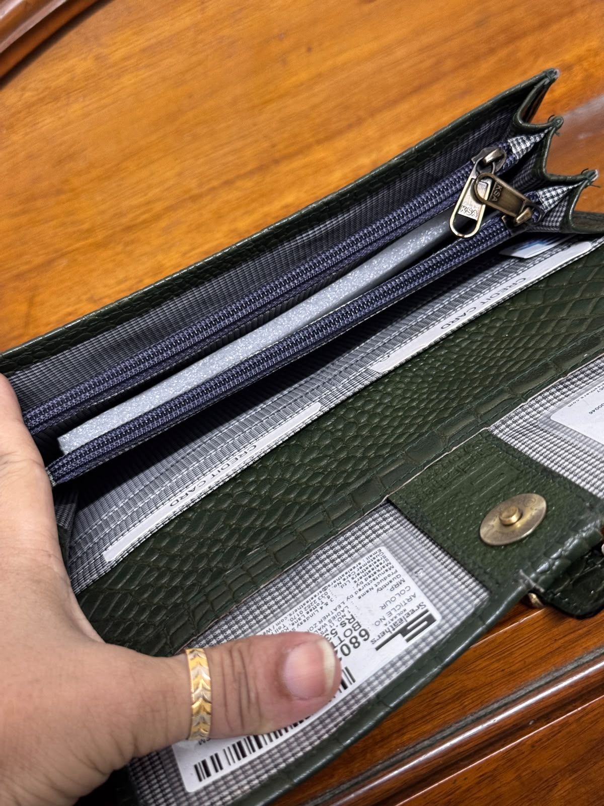 Sreeleatherd dark green color purse