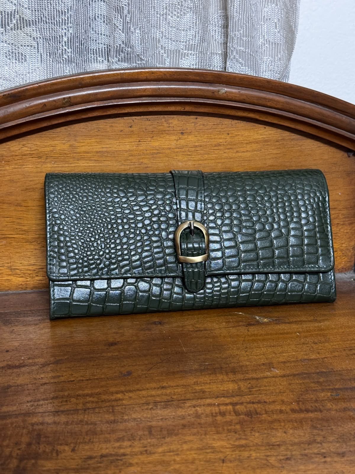 Sreeleatherd dark green color purse